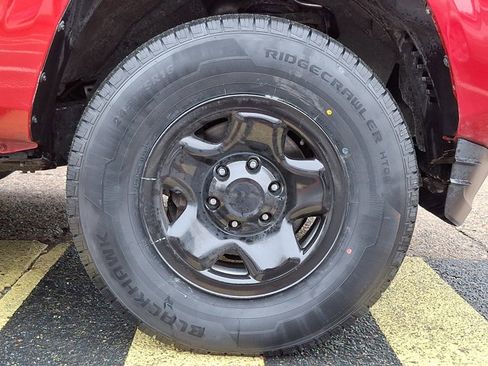 Certified 2018 Toyota Tacoma SR w/ SR Convenience Package image 8