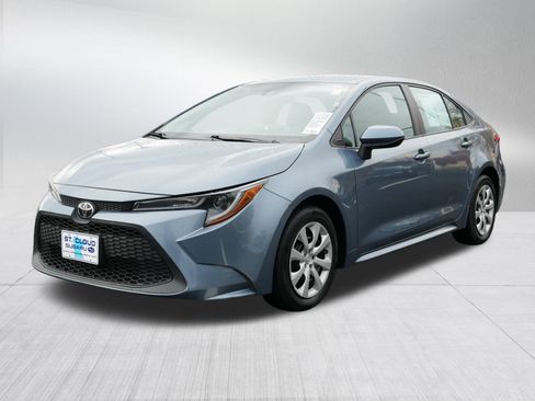 Used 2021 Toyota Corolla LE image 3