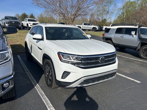 Used 2021 Volkswagen Atlas Cross Sport SE image 1