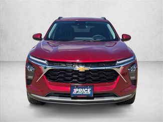 Used 2025 Chevrolet Trax LT w/ Driver Confidence Package video 2