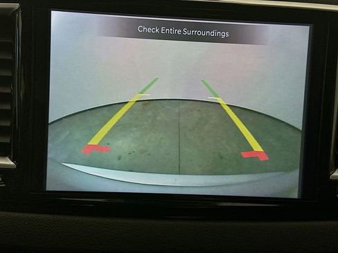 Used 2024 Chrysler Pacifica Touring-L image 20