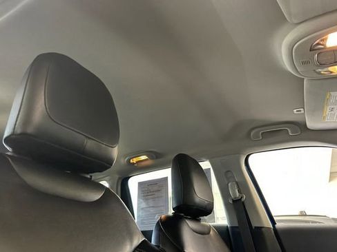 Used 2019 Jeep Compass Latitude w/ Popular Equipment Group FWD image 19