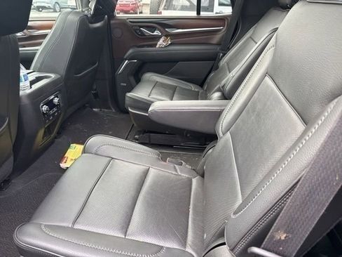 Used 2021 GMC Yukon Denali w/ Denali Premium Package image 45