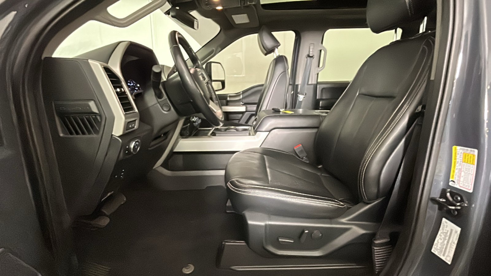 Used 2021 Ford F350 Lariat AWD/4WD image 13