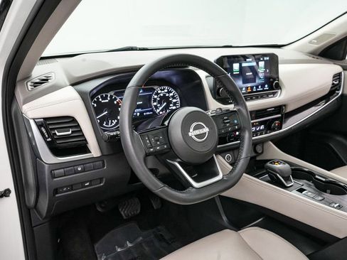 Used 2023 Nissan Rogue SL w/ SL Premium Package image 12