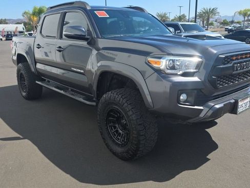 Used 2019 Toyota Tacoma TRD Sport w/ Technology Package RWD image 8