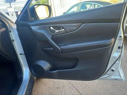 Used 2019 Nissan Rogue SV AWD/4WD image 30