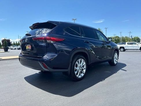 Used 2022 Toyota Highlander Limited AWD/4WD image 7
