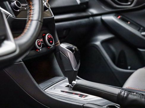 Used 2022 Subaru Crosstrek 2.0i Premium w/ Moonroof Package image 25