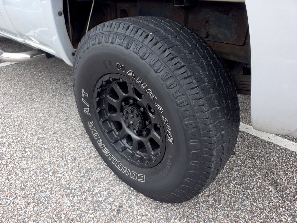 Used 2006 Chevrolet Silverado 2500 W/T w/ Skid Plate Package AWD/4WD image 26