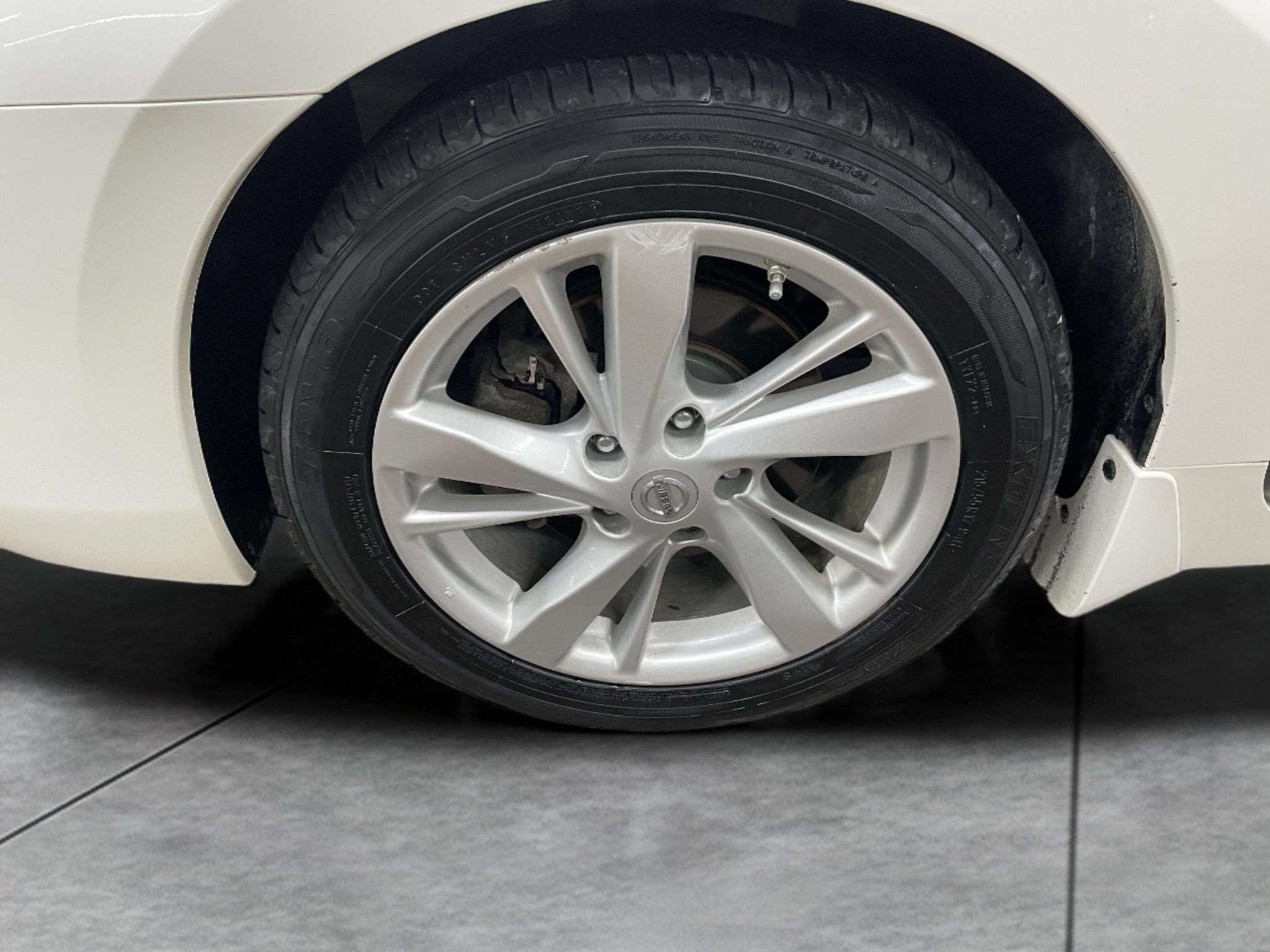 Used 2015 Nissan Altima 2.5 SV FWD image 18