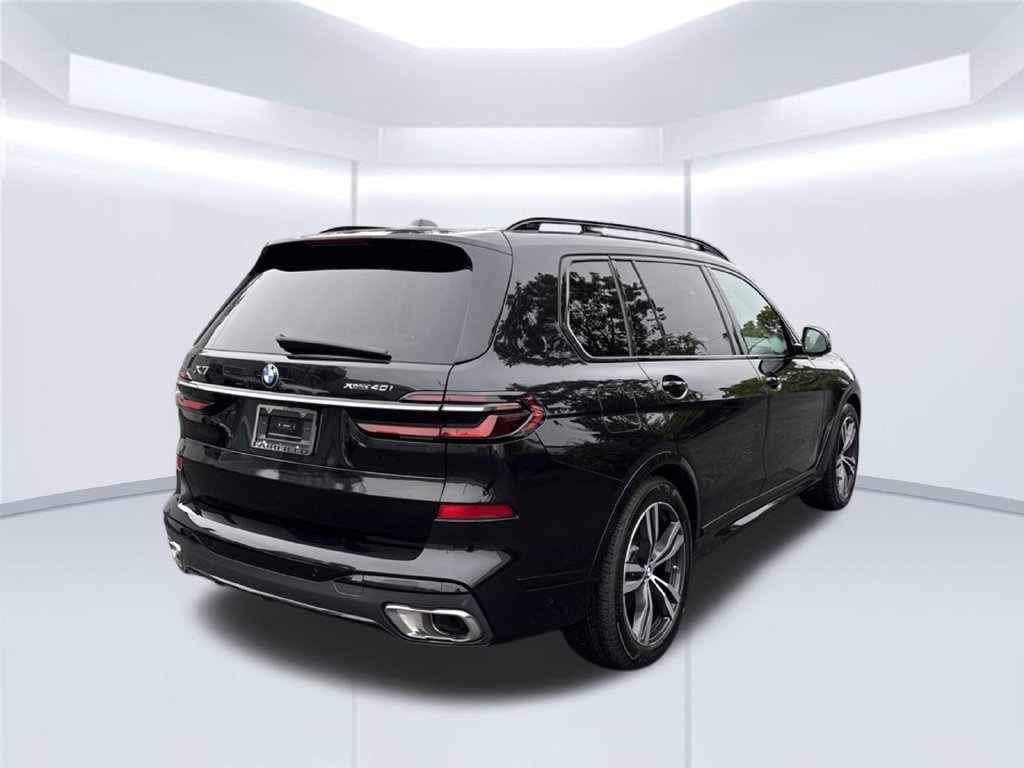 Used 2024 BMW X7 xDrive40i w/ M Sport Package AWD/4WD image 8