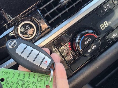 Used 2022 Nissan Pathfinder Platinum w/ Cargo Package image 19