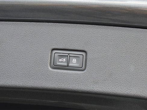 Used 2020 Audi SQ8 Premium Plus w/ Driver Assistance Package image 48