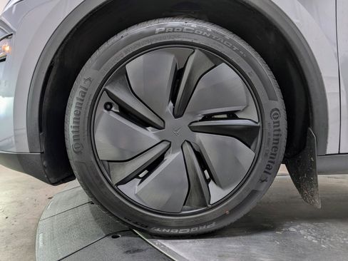 Used 2026 Tesla Model Y AWD image 13