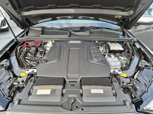 Used 2025 Audi Q7 2.0T Premium w/ Convenience Plus Package image 13