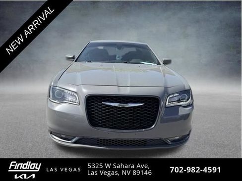 Used 2019 Chrysler 300 S RWD image 9