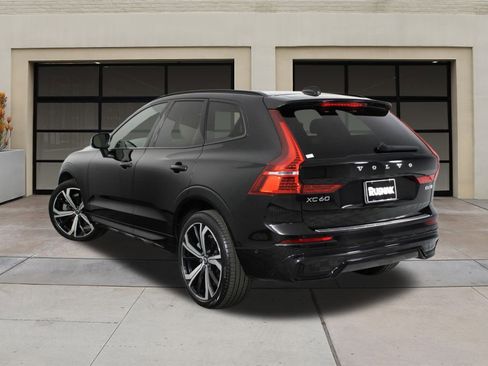 Certified 2023 Volvo XC60 B6 Ultimate w/ Protection Package Premier image 2