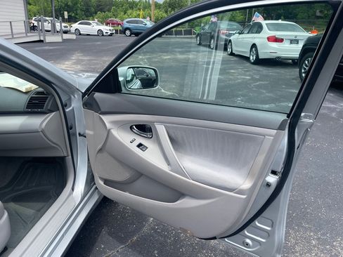 Used 2007 Toyota Camry LE FWD image 19