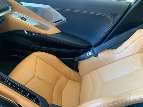 Used 2021 Chevrolet Corvette Stingray Preferred Cpe w/ Z51 Performance Package RWD image 24