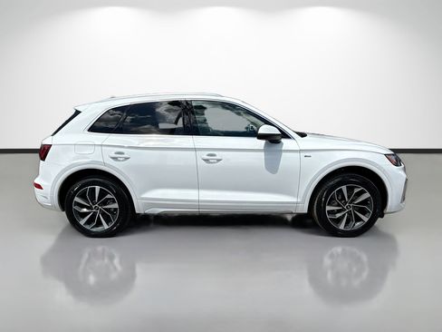 Used 2023 Audi Q5 2.0T Premium w/ Convenience Package AWD/4WD image 2