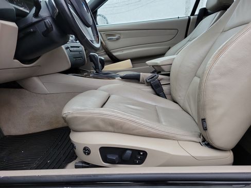 Used 2009 BMW 128i Convertible image 11