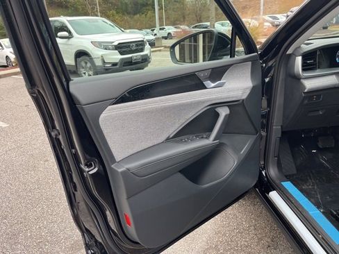 New 2026 Volkswagen Tiguan S image 5