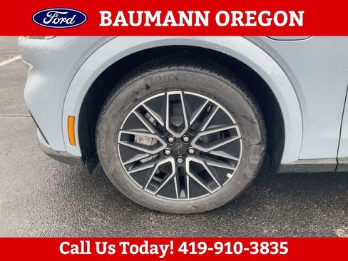 Used 2026 Ford Mustang Mach-E Premium AWD/4WD image 24
