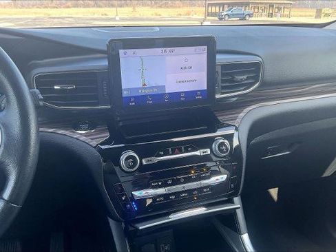 Certified 2023 Ford Explorer Limited AWD/4WD image 6