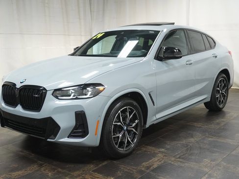 Used 2024 BMW X4 M40i w/ Premium Package image 2