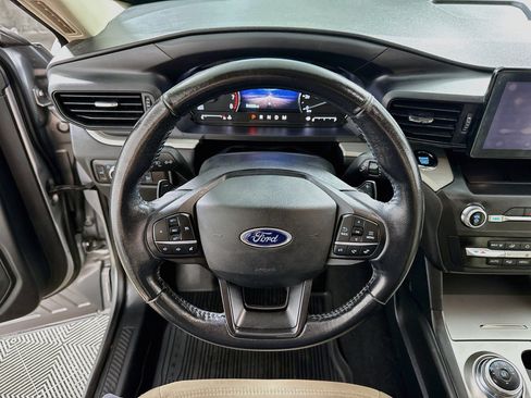 Used 2020 Ford Explorer XLT AWD/4WD image 11