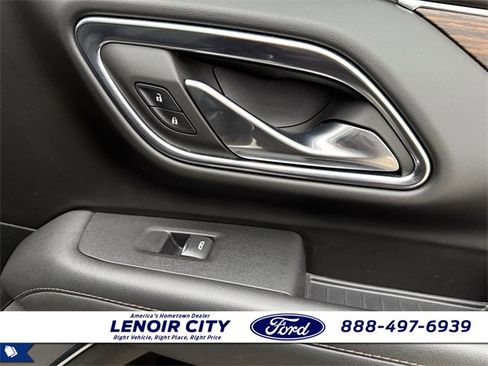 Used 2023 Chevrolet Suburban High Country image 22