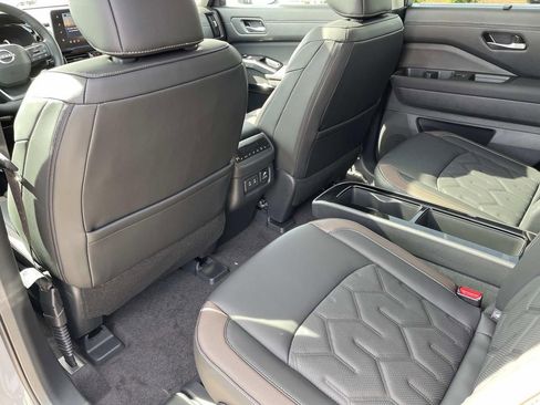 New 2026 Nissan Pathfinder Platinum AWD/4WD image 19