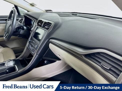 Used 2019 Ford Fusion SEL image 29