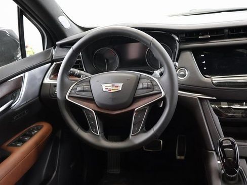 New 2026 Cadillac XT5 Sportv w/ LPO, Onyx Lite Package AWD/4WD image 15