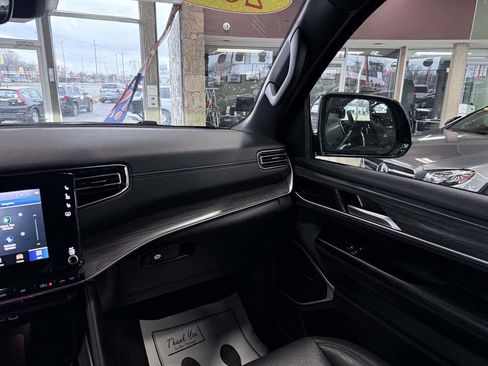 Used 2024 Jeep Wagoneer L Series III w/ Flexible Seating Group image 35