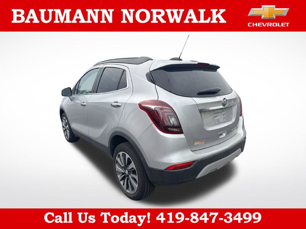 Used 2022 Buick Encore Preferred AWD/4WD image 2