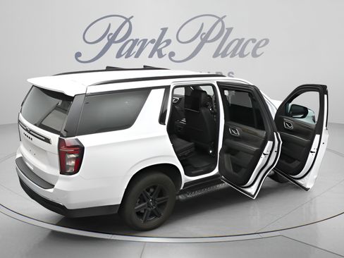 Used 2022 Chevrolet Tahoe Z71 w/ Luxury Package AWD/4WD image 17