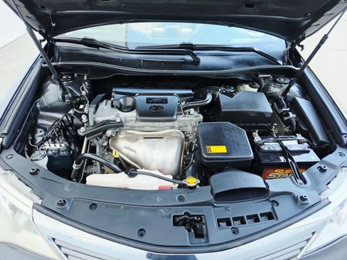Used 2012 Toyota Camry FWD image 16
