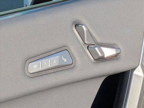 New 2026 BMW iX xDrive60 image 4