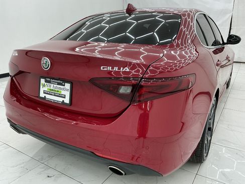Used 2019 Alfa Romeo Giulia RWD image 8