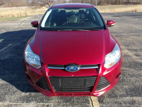 Used 2014 Ford Focus SE w/ SE Winter Package image 3