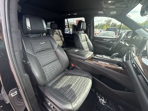 Used 2023 Cadillac Escalade Sport Platinum w/ LPO, ONYX Package AWD/4WD image 25