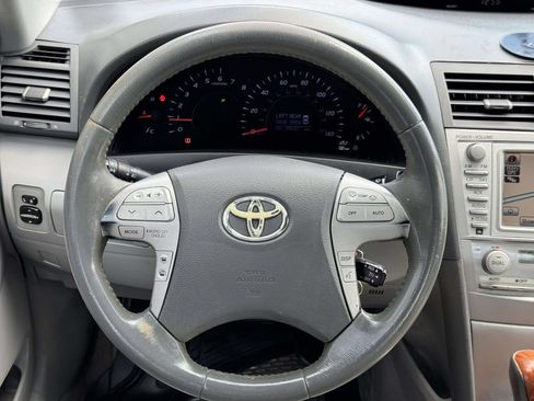 Used 2011 Toyota Camry XLE w/ SE/XLE Extra-Value Pkg FWD image 10