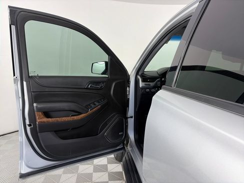 Used 2019 Chevrolet Tahoe Premier AWD/4WD image 10