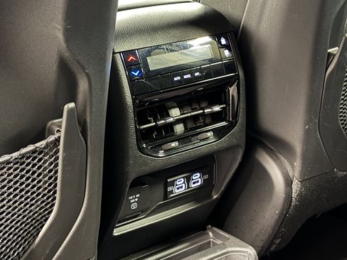 Used 2024 Jeep Grand Cherokee L Altitude image 26