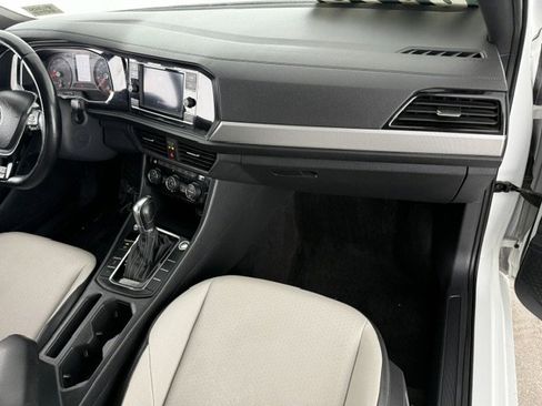 Used 2019 Volkswagen Jetta R-Line FWD image 17