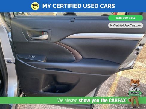 Used 2019 Toyota Highlander XLE image 32