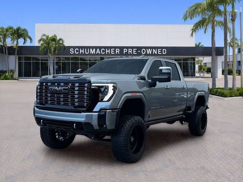 Used 2025 GMC Sierra 3500 Denali Ultimate AWD/4WD image 3