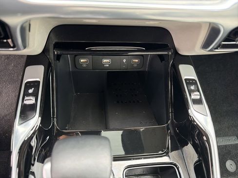 Used 2023 Kia Sorento SX image 21